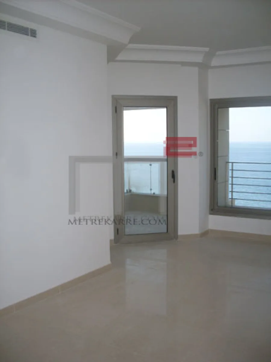 Apartment for Sale in Ain El Mreisse — الصورة 2