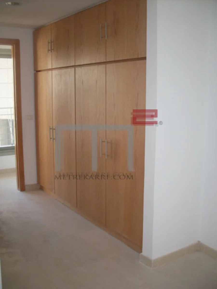 Apartment for Sale in Ain El Mreisse — الصورة 4