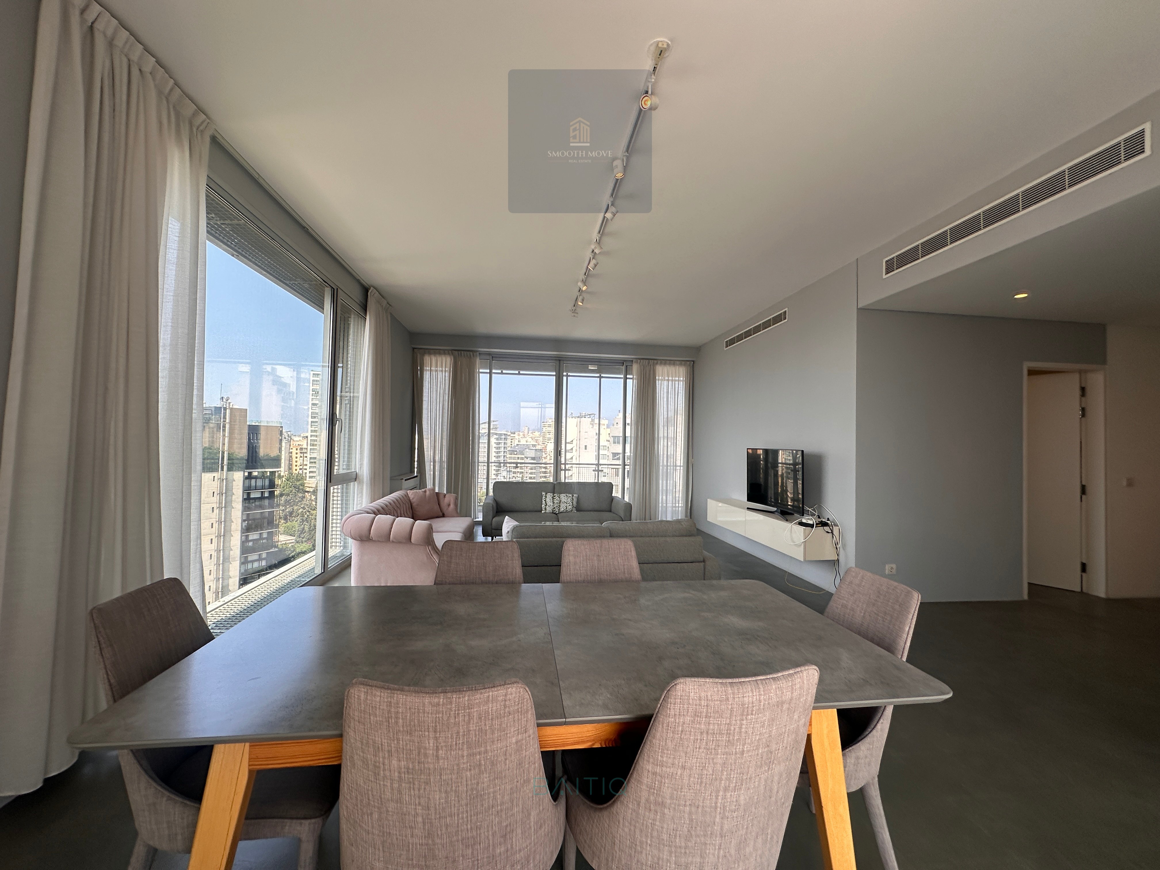 Luxury Furnished Apartment With Spectacular Views for Rent in Achrafieh, Beirut — الصورة 3