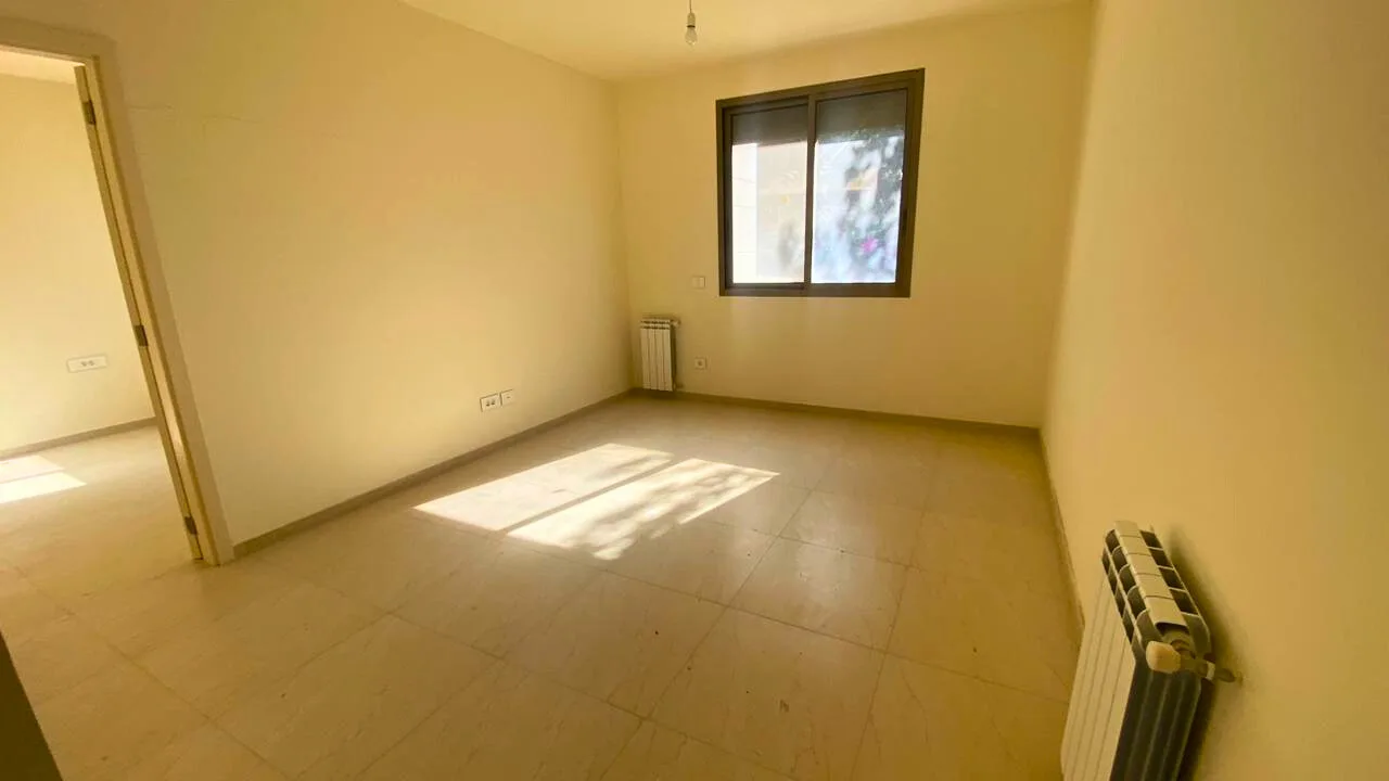 Apartment for Sale in Qornet El Hamra, Lebanon — الصورة 8