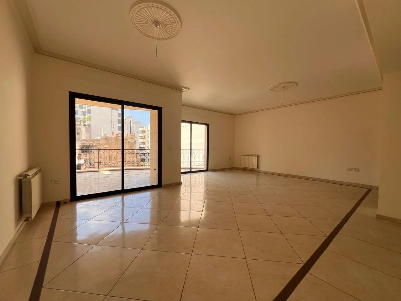 Apartment for Sale in Sioufi