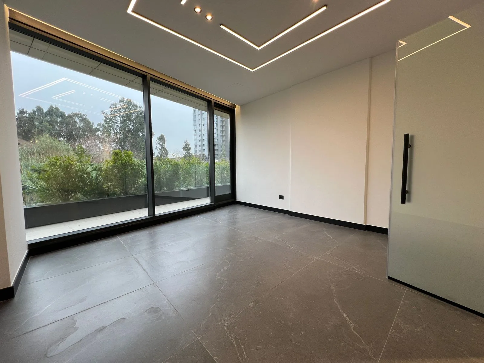 Office for Rent in Syoufi, Beirut, Lebanon