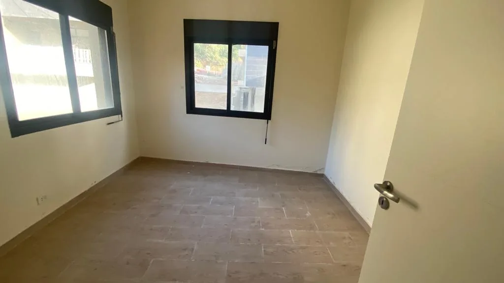 Duplex for Sale in Jouret El Ballout, Lebanon — الصورة 2