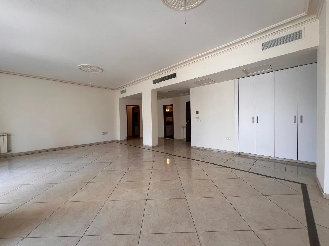 Apartment for Sale in Sioufi — الصورة 4