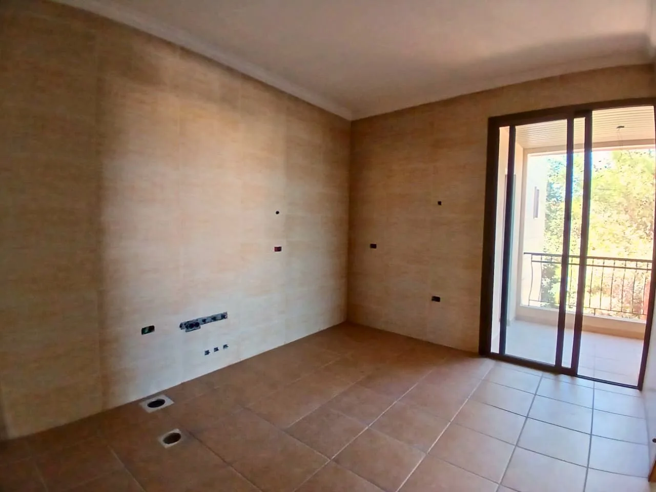 Apartment for Sale in Cornet Chahwan, Lebanon — الصورة 6