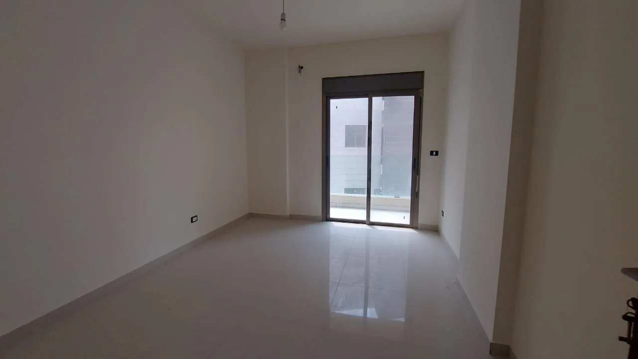 Apartment for Sale in Halat, Lebanon — الصورة 4