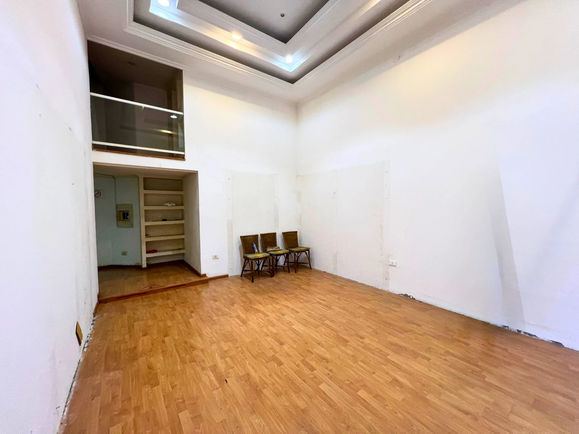 Shop for Rent in Caree d'or, Achrafieh, Beirut, Lebanon — الصورة 2