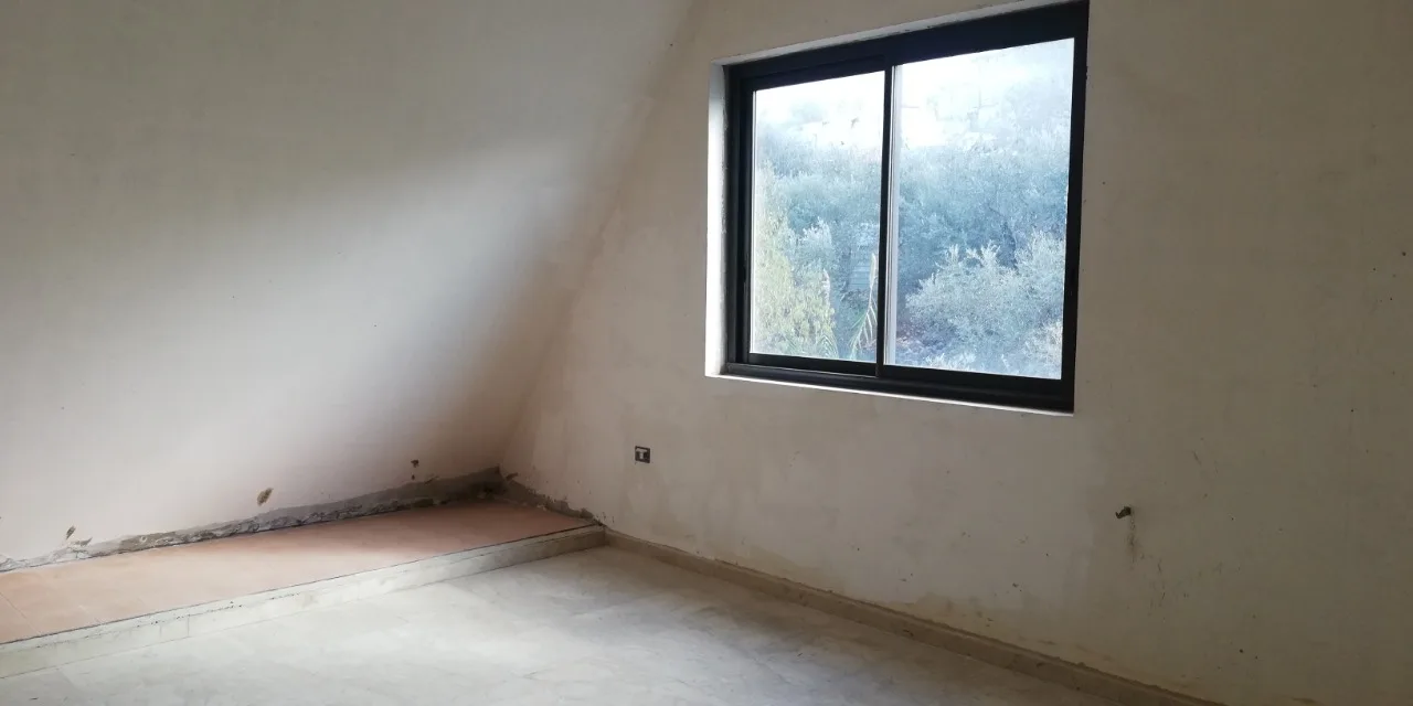 Villa for Sale in Qornet El Hamra, Lebanon — الصورة 5