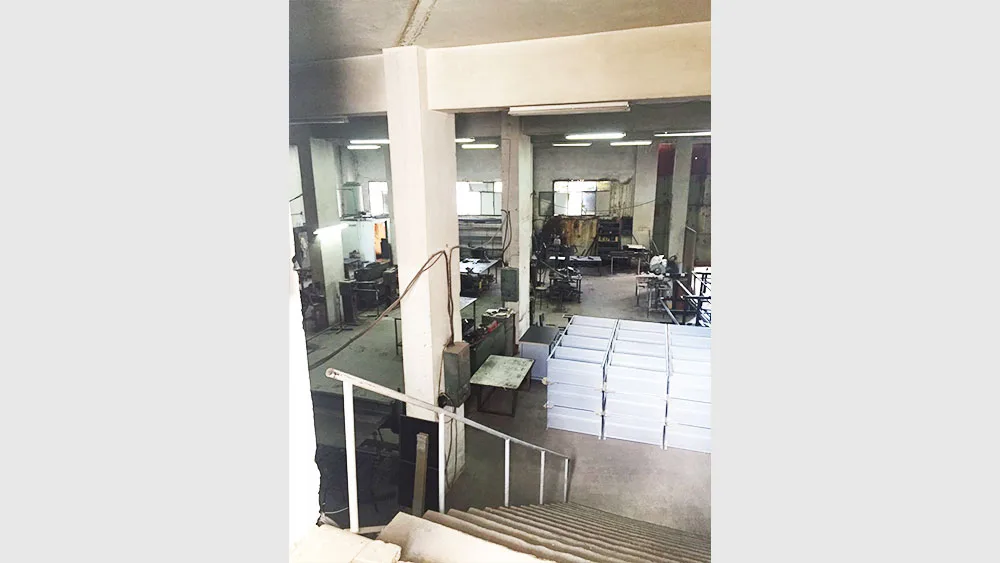 Warehouse for sale in Dbayeh — الصورة 4