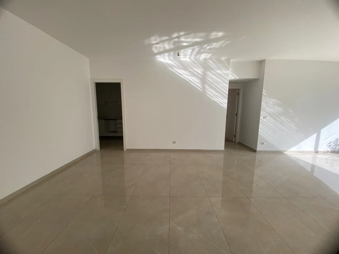Apartment for Sale in Hamra — الصورة 6