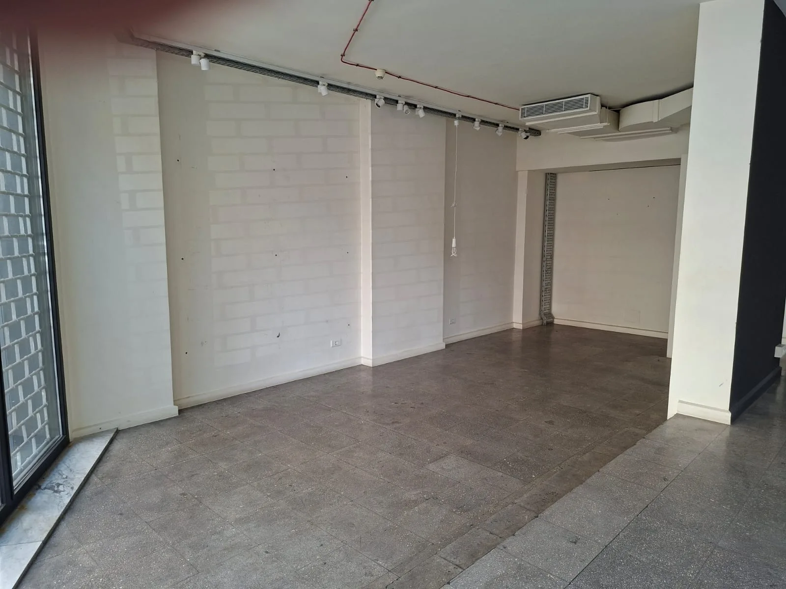 Showroom for rent in Clemenceau, Beirut, Lebanon — الصورة 9
