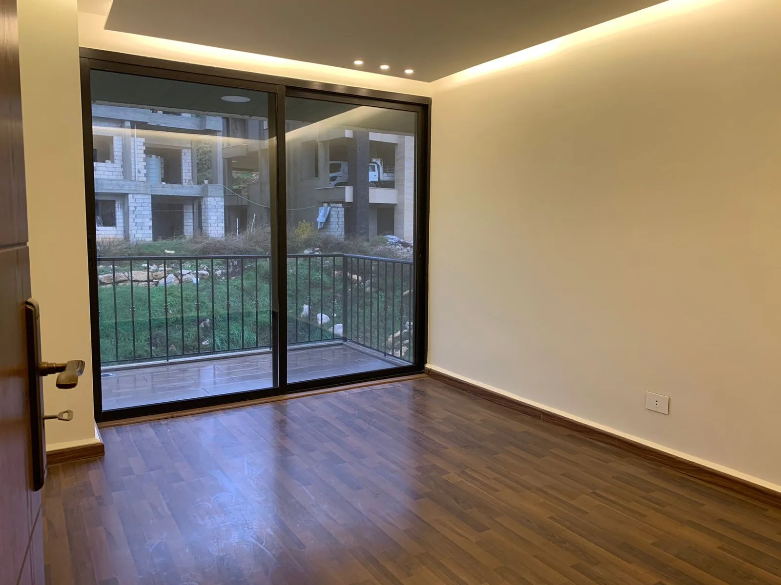 Duplex for Sale in Mar Moussa, Lebanon — الصورة 3