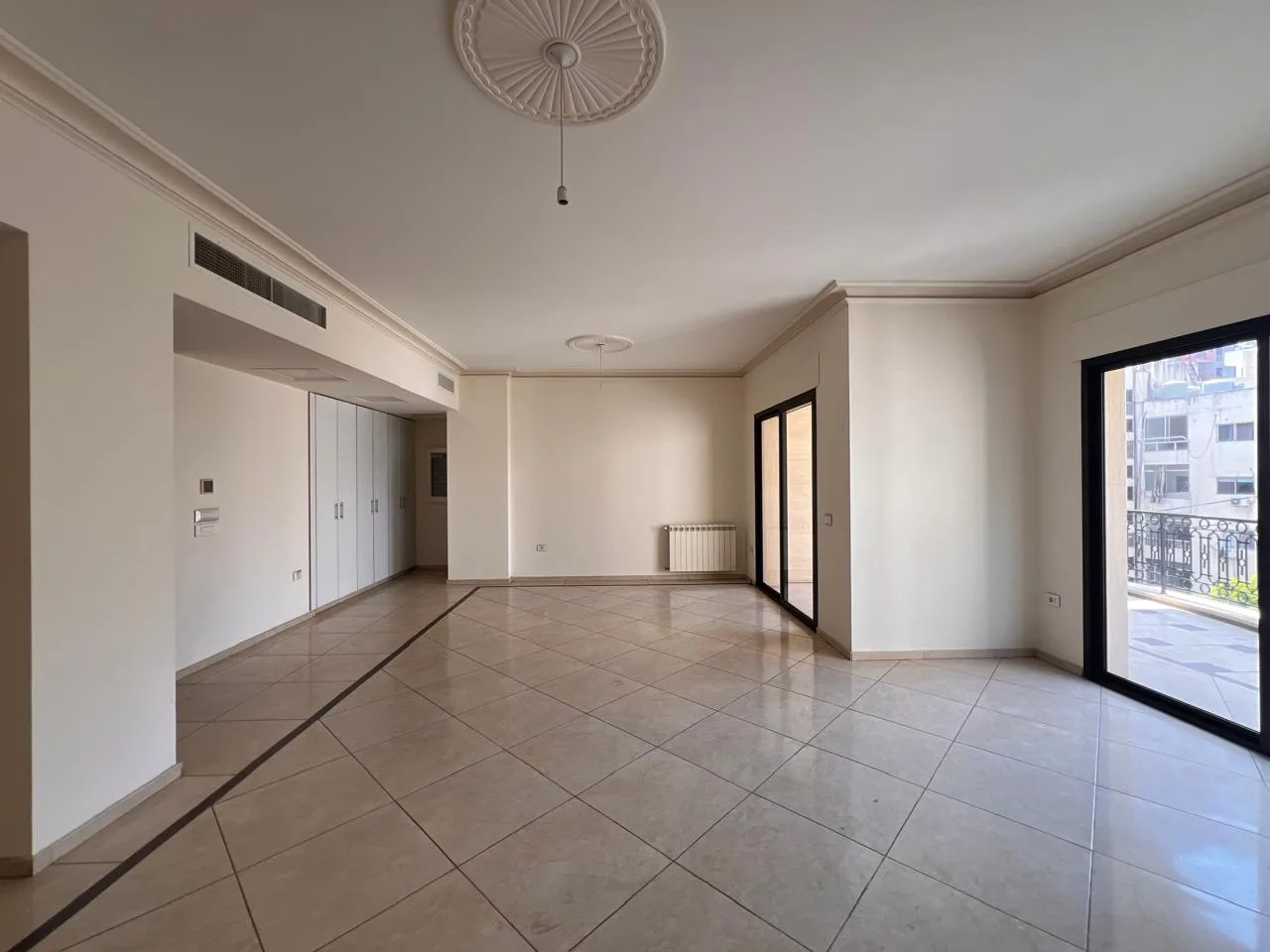 Apartment for Sale in Sioufi — الصورة 2