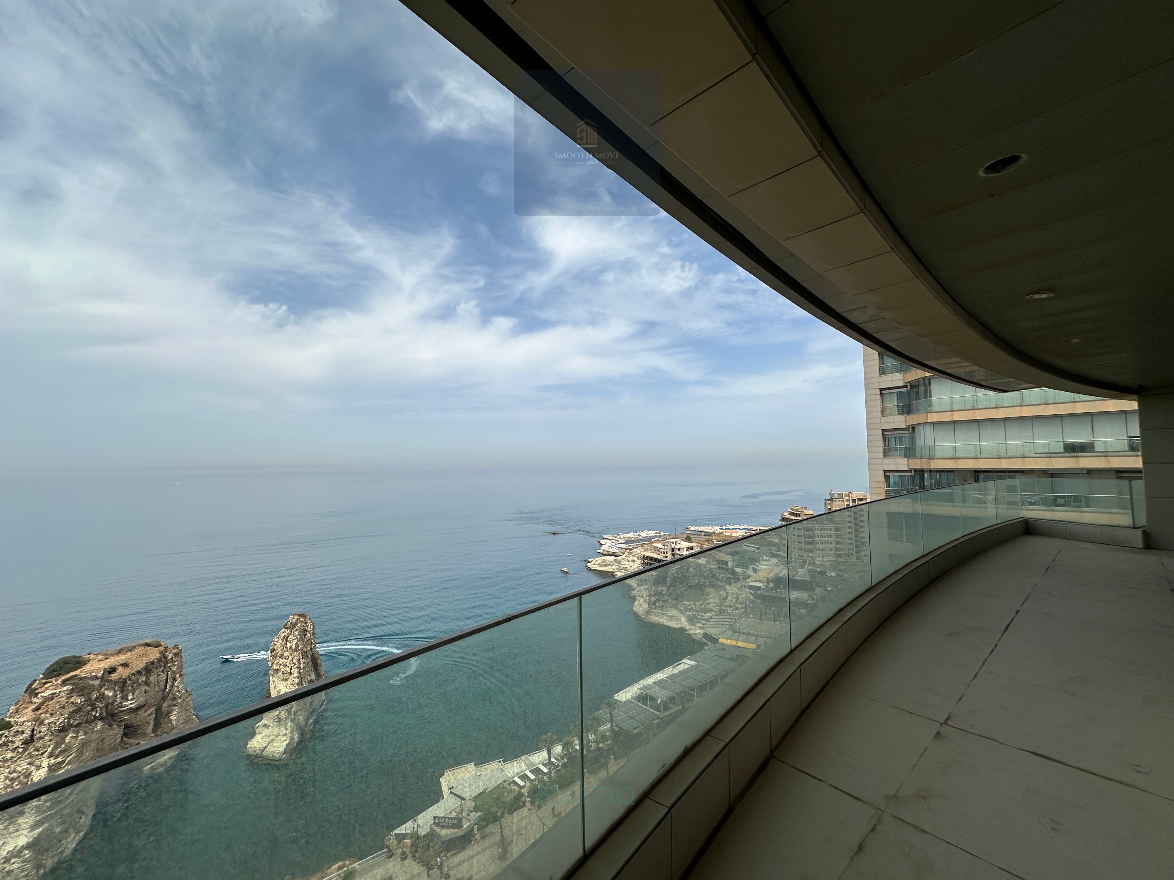 Huge Sea View Apartment for Sale in Rawche, Beirut — الصورة 2