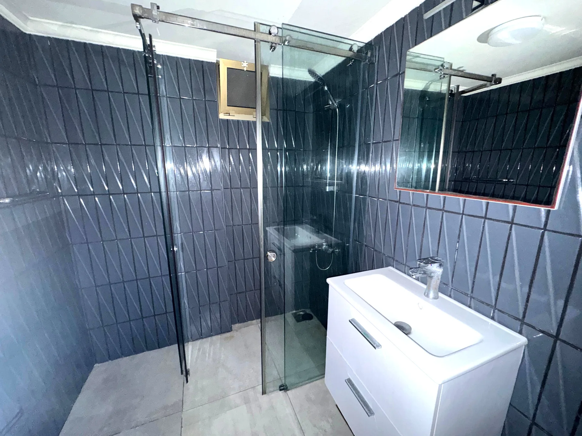 Apartment for rent in Ras, Bayrut, Lebanon — الصورة 6