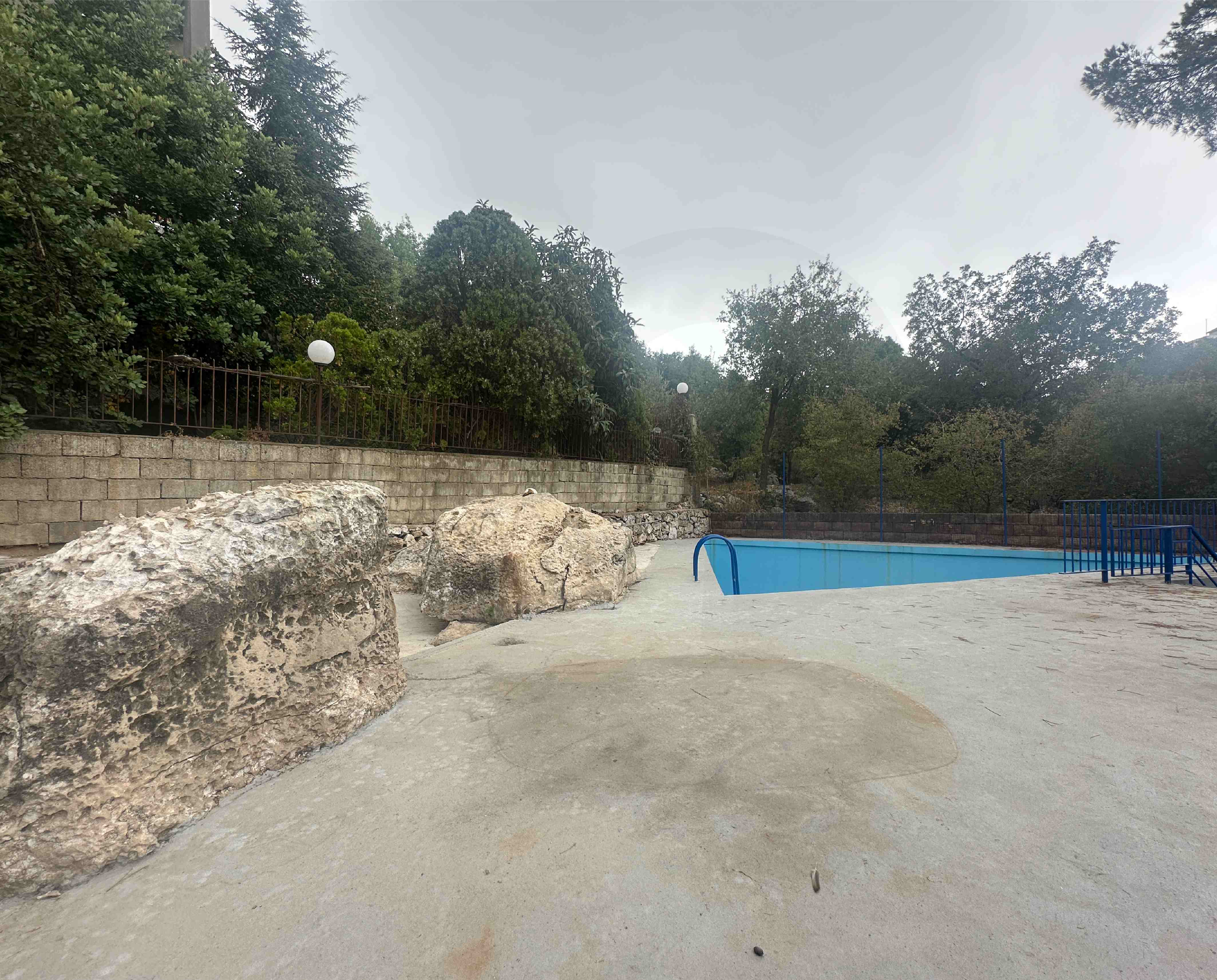 USD 850,000 Edit ad LAND -- Quiet classy wide neighborhood IN BALLOUNEH ! — الصورة 3