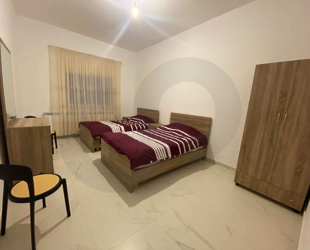 modern furniture, heating system, parking, Ehden — photo 3