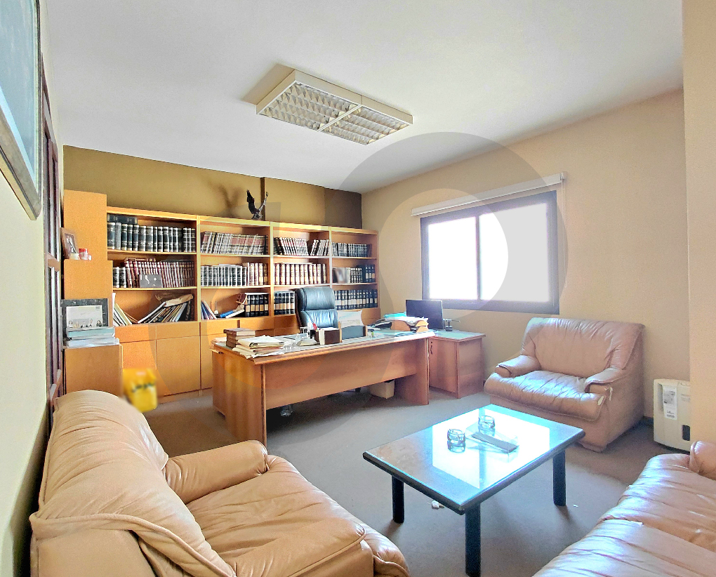 Well-Maintained Building/Prime location/Metn/Baouchriye-/Jdaide — الصورة 2