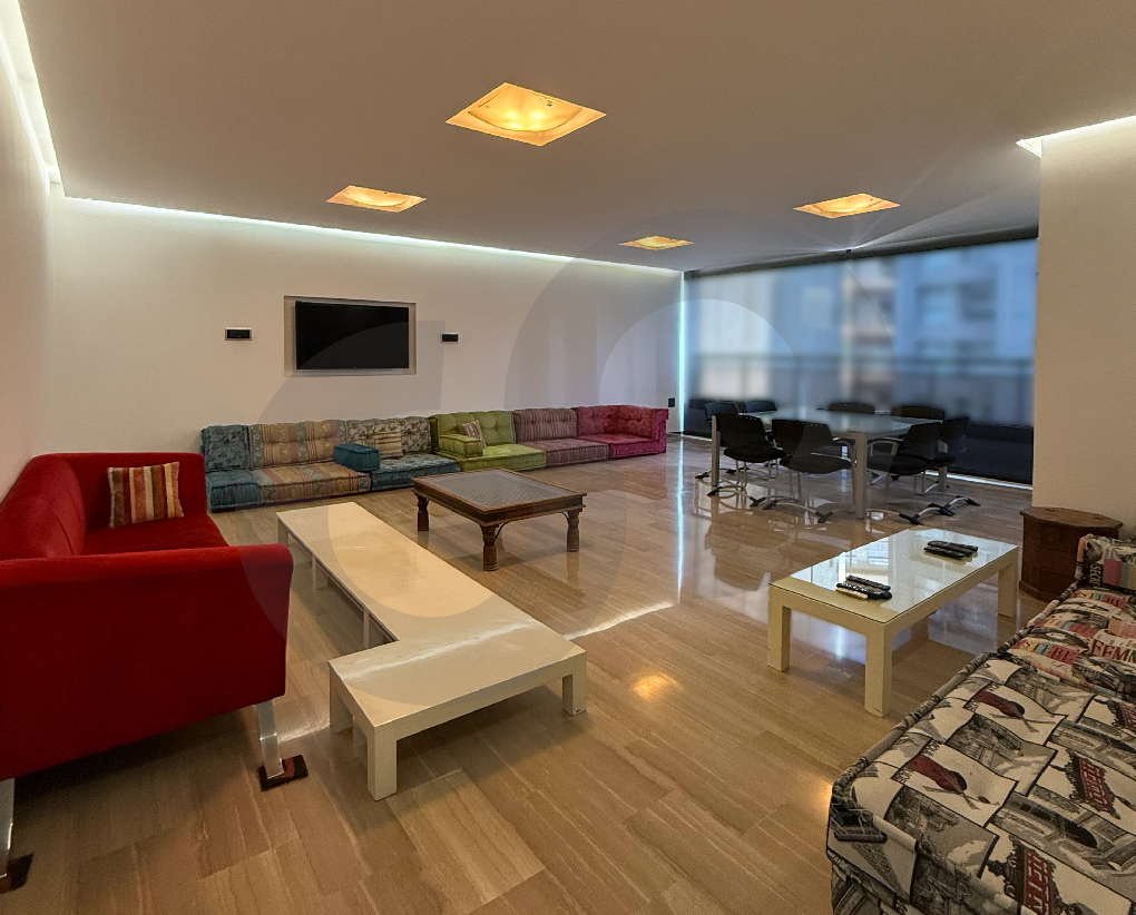 Prime location/High floor/Beirut/Achrafieh-/Sodeco — الصورة 2