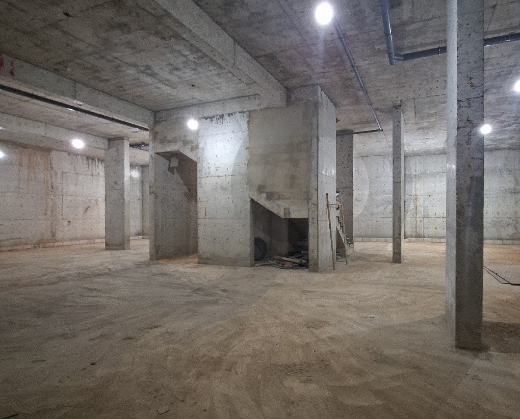 Spacious warehouse for sale/prime location/Baabda/Chouit — الصورة 2