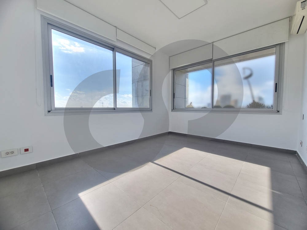 70sqm fully renovated office in Sin El Fil — الصورة 3