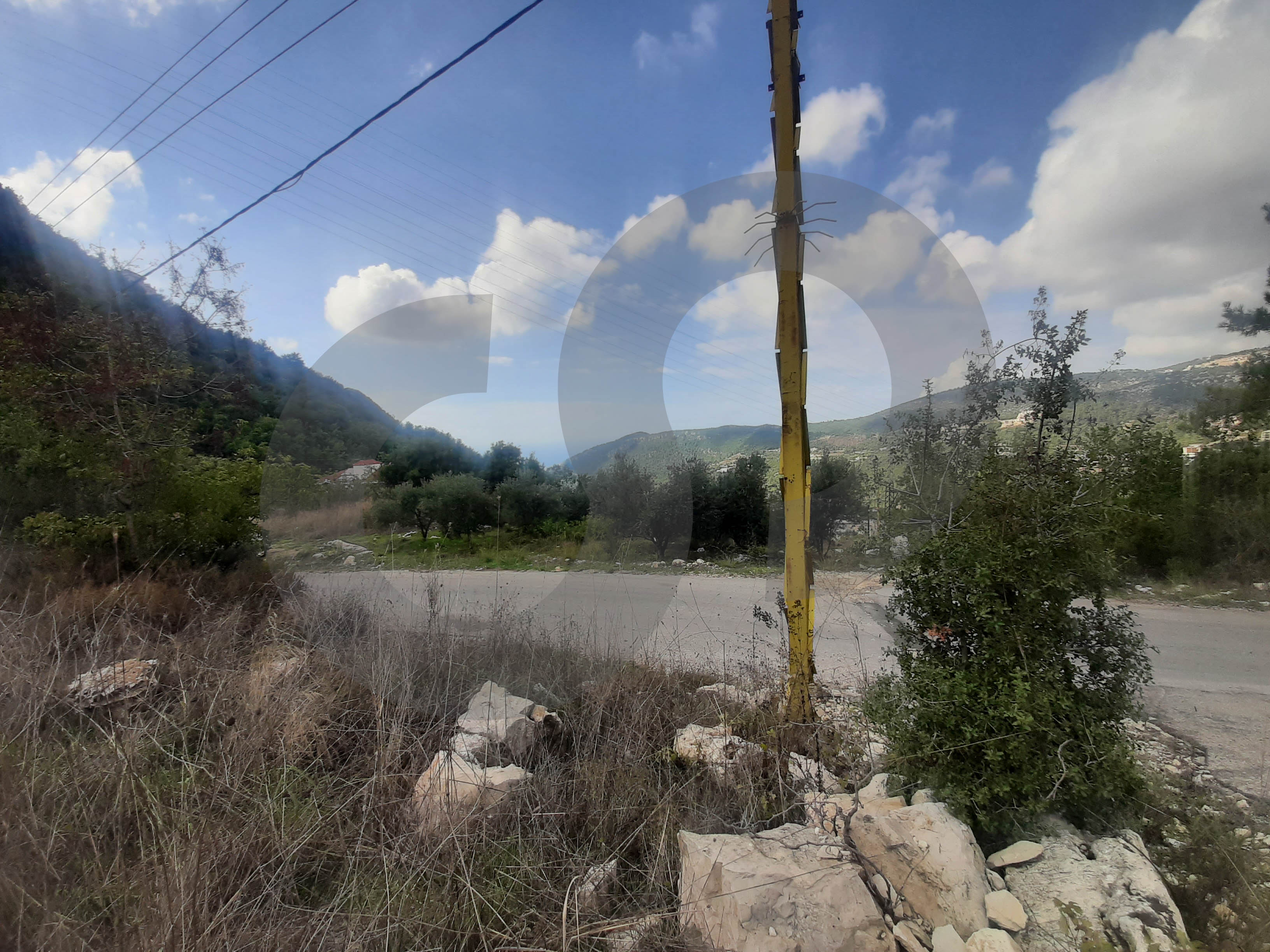 1030 sqm land is now for sale in Zebdine-Jbeil — الصورة 3