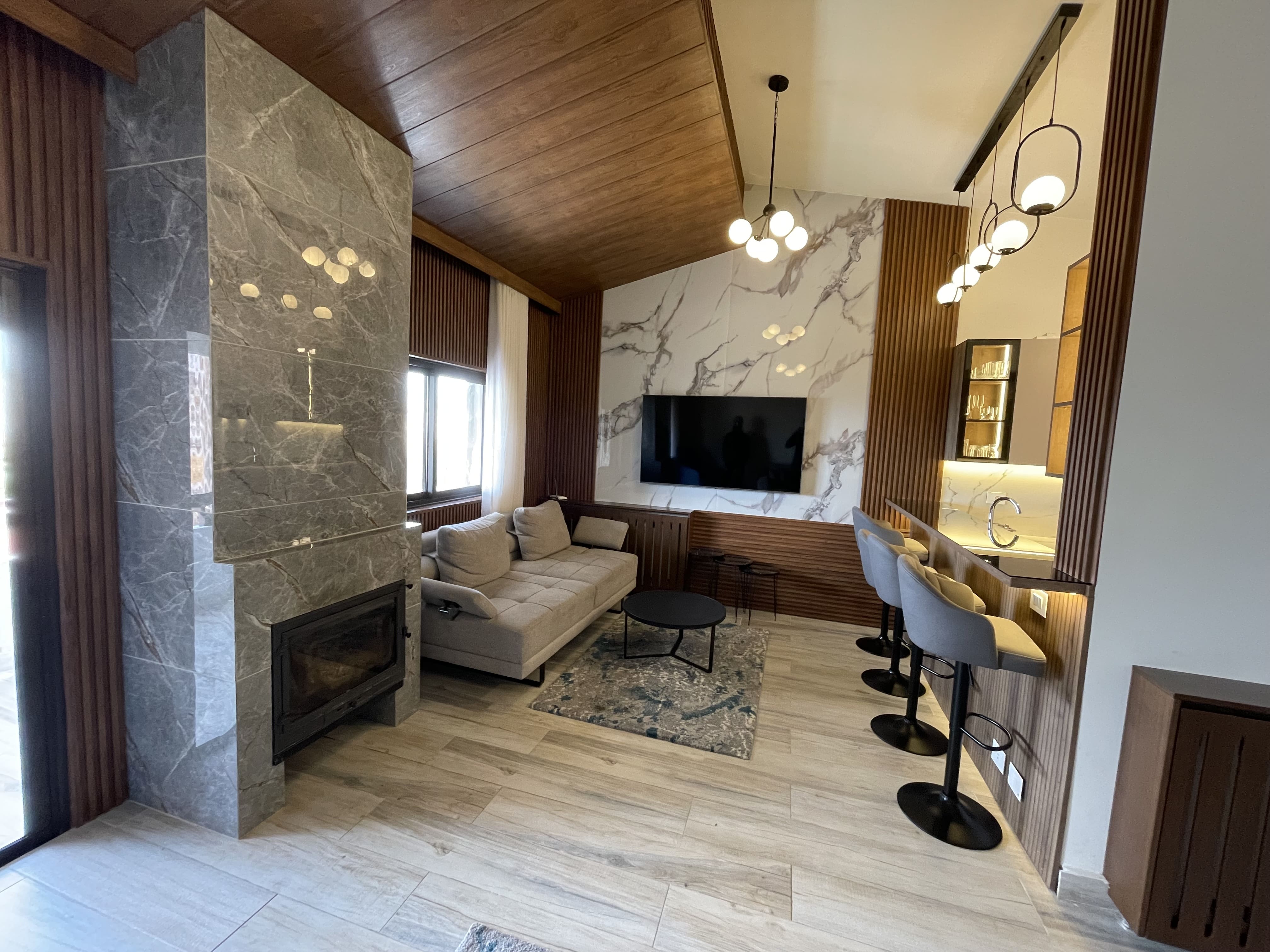 100sqm chalet FOR RENT in Kfardebian — الصورة 3