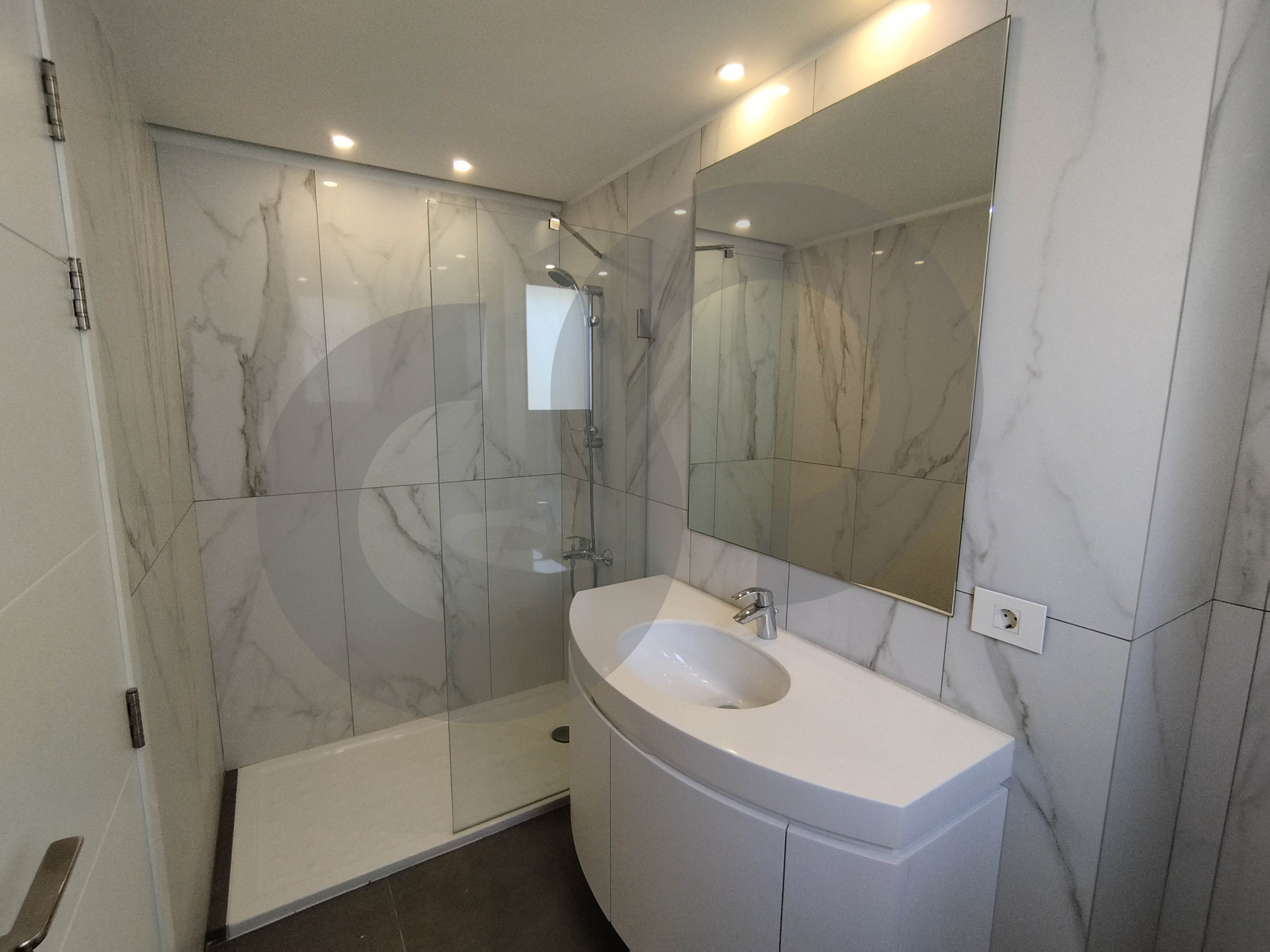 Apartment for Sale in a prestigious location in Ashrafiye — الصورة 2