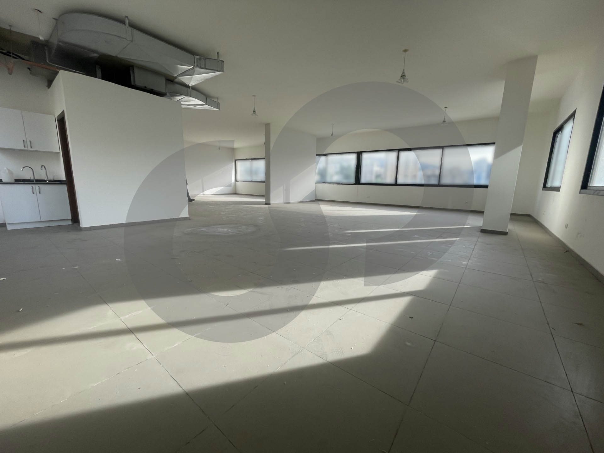 325 SQM OFFICE SPACE for rent in DBAYEH — الصورة 2