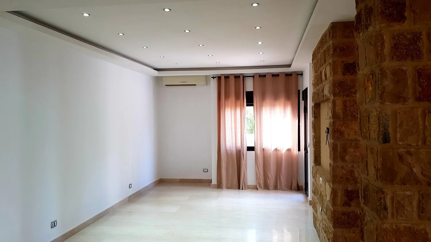 Apartment for Sale in Kfar Hbab, Lebanon — الصورة 8