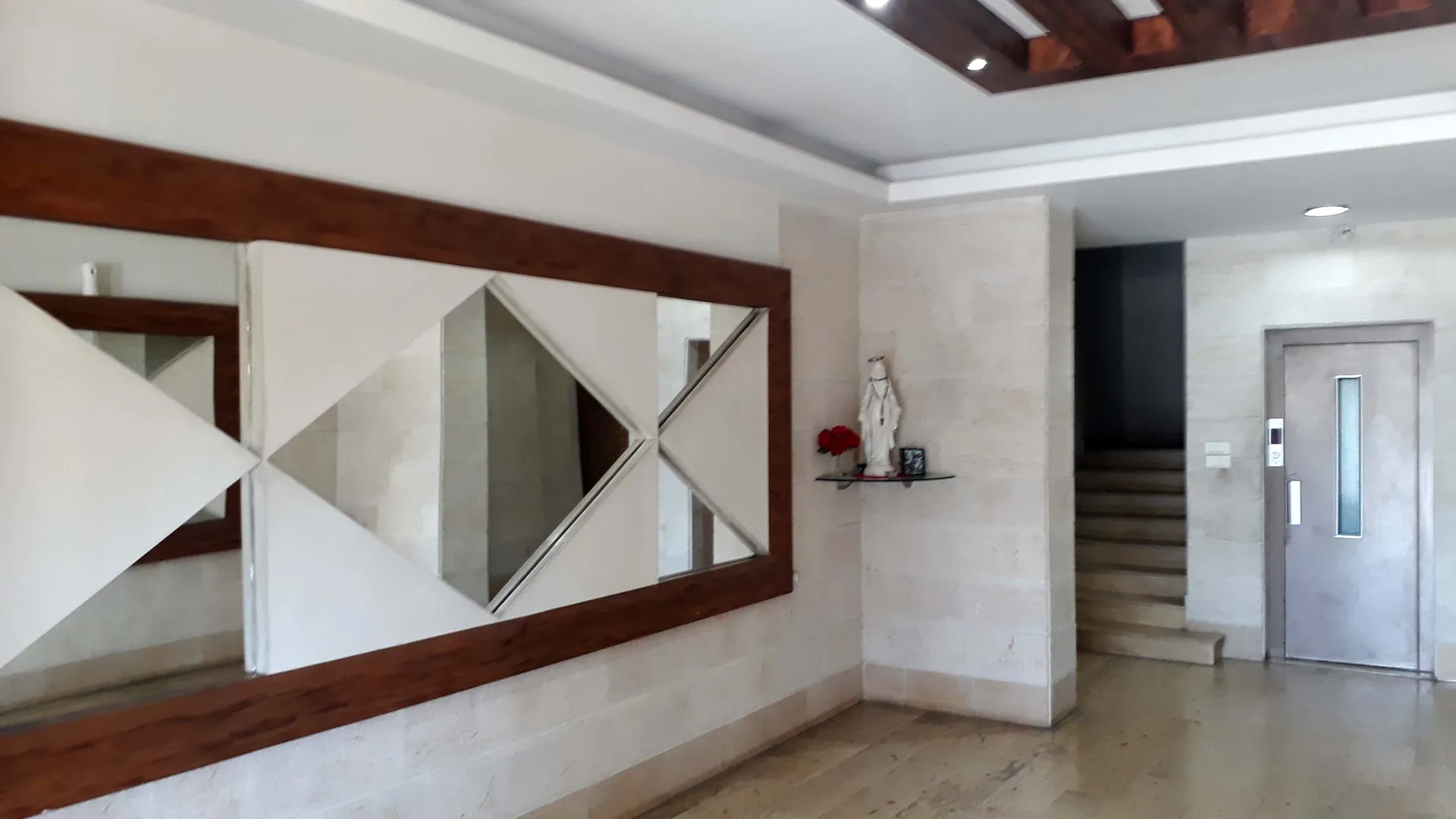 Apartment for Sale in Jdeideh, Lebanon — الصورة 7