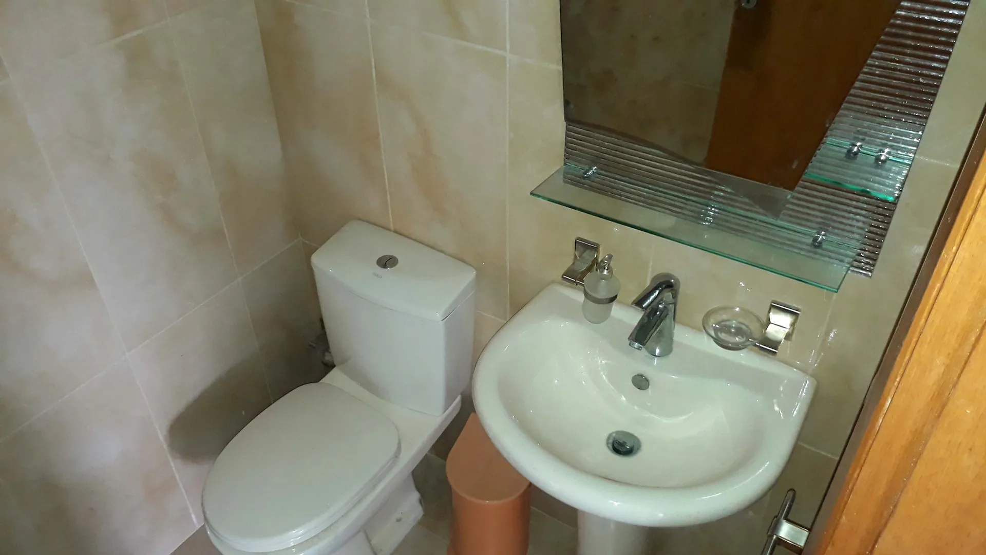 Apartment for Sale in Qornet El Hamra, Lebanon — الصورة 4