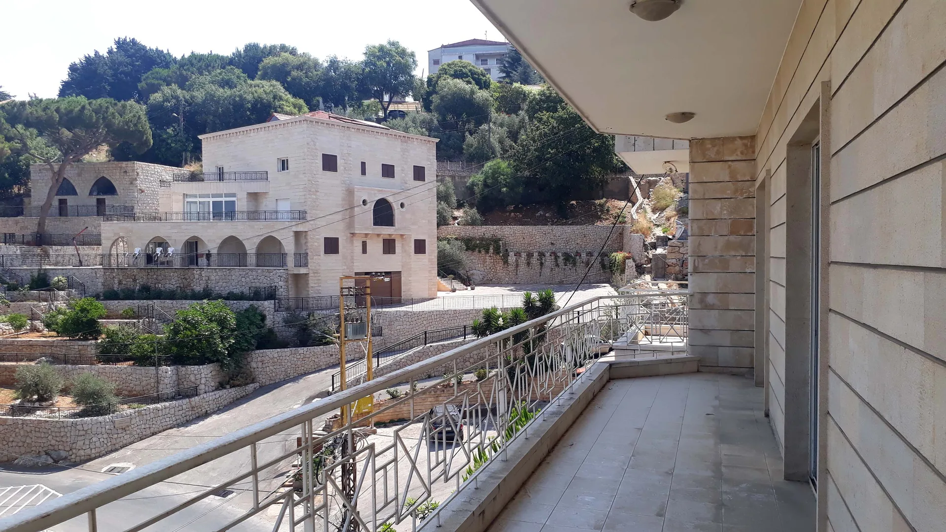 Apartment for Sale in Qornet El Hamra, Lebanon — الصورة 6