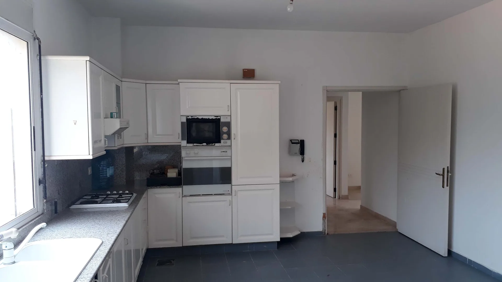 Apartment for Sale in Rabieh, Lebanon — الصورة 7