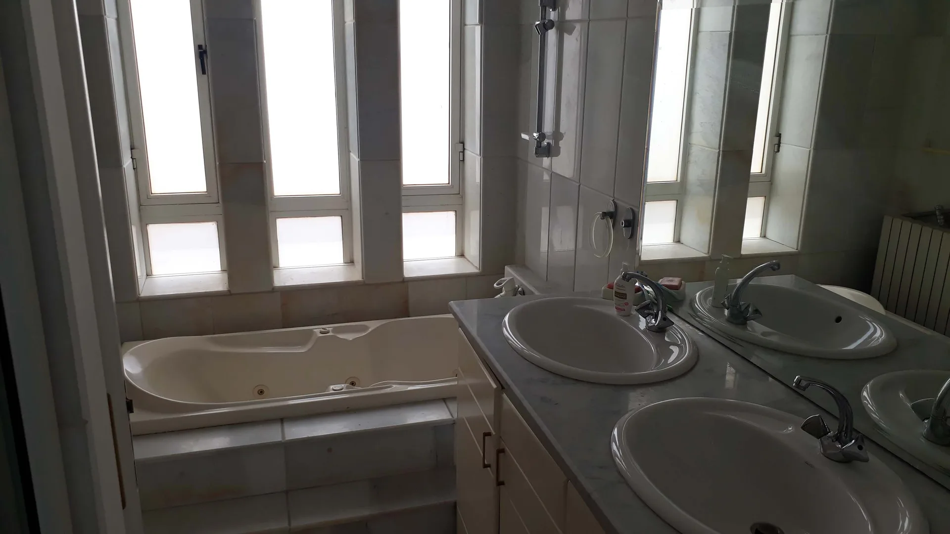 Apartment for Sale in Rabieh, Lebanon — الصورة 9