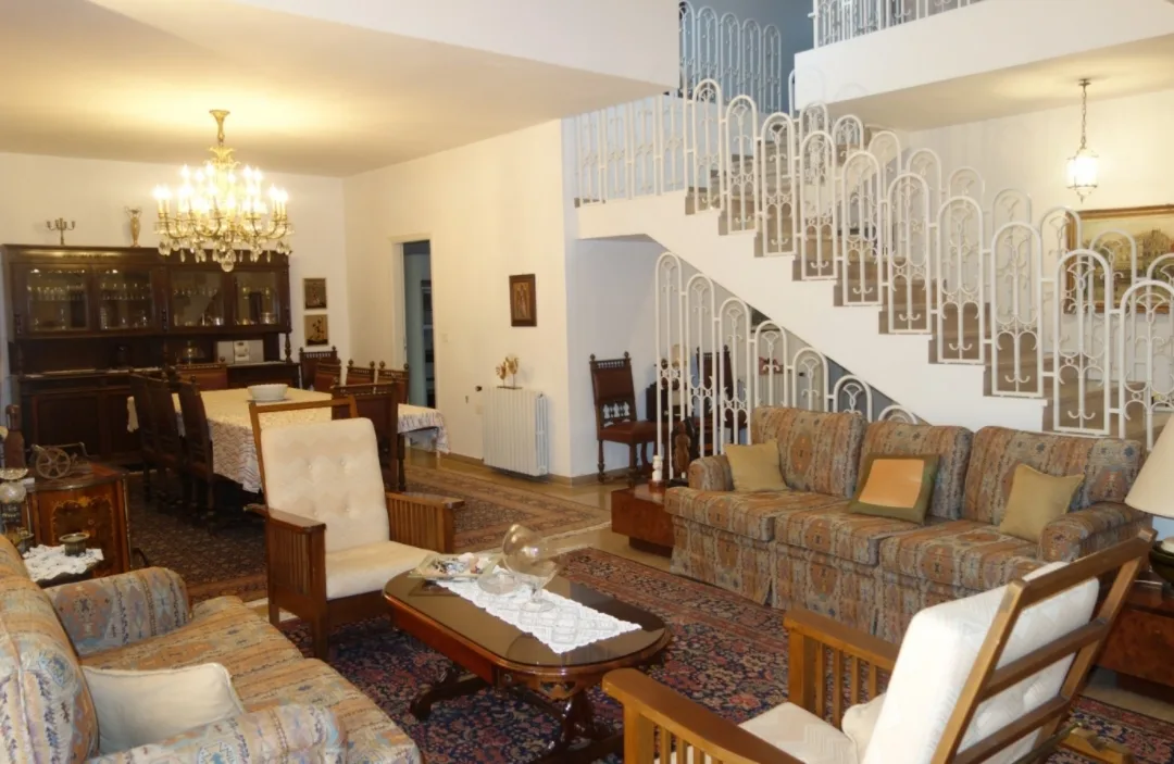 Villa for Sale in Kfardebian, Lebanon — الصورة 3