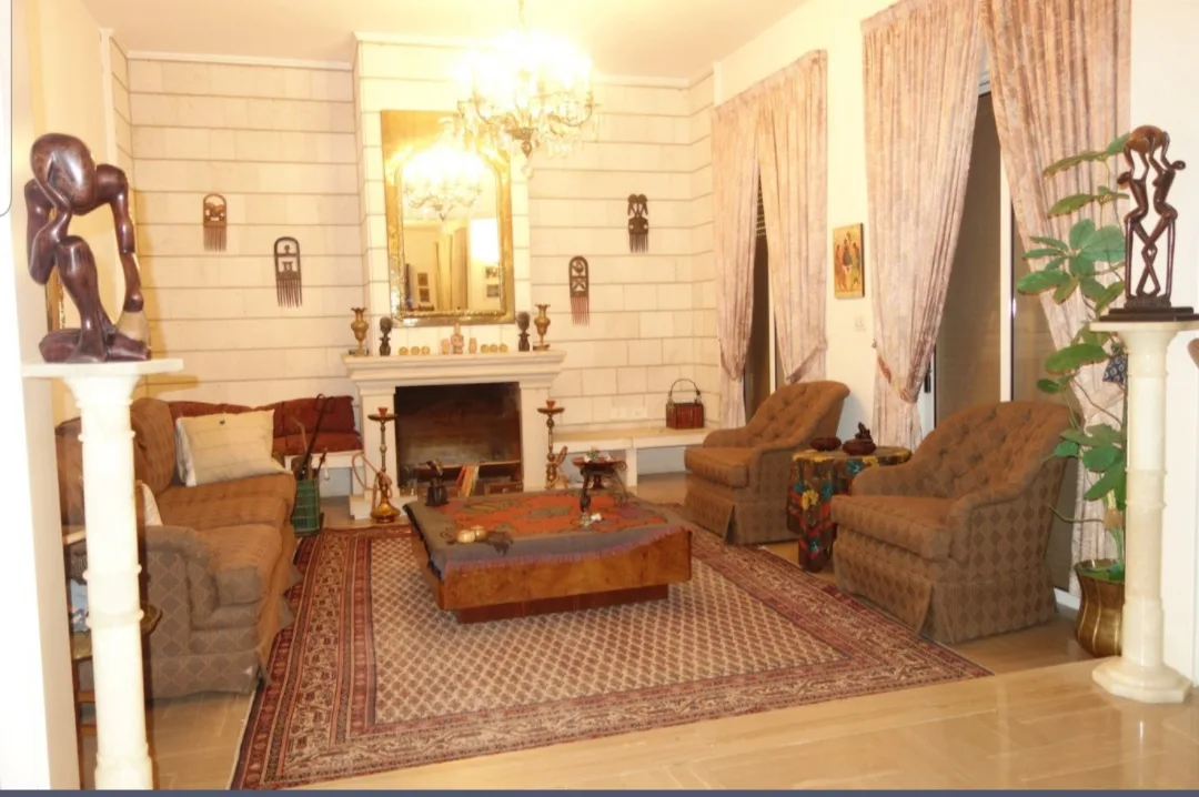 Villa for Sale in Kfardebian, Lebanon — الصورة 6