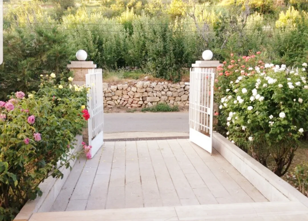 Villa for Sale in Kfardebian, Lebanon — الصورة 9