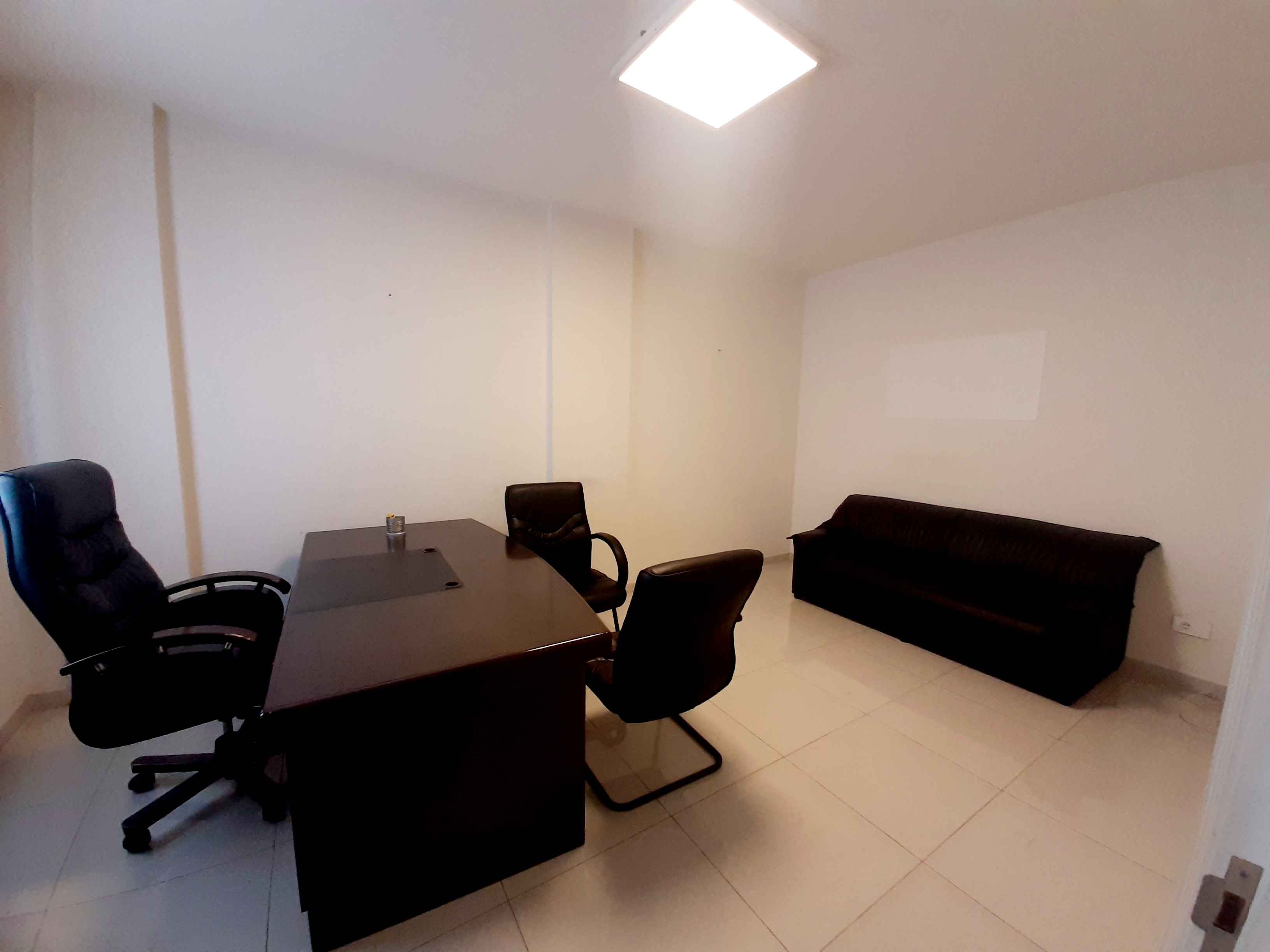 A 75 sqm office in Jbeil — الصورة 3