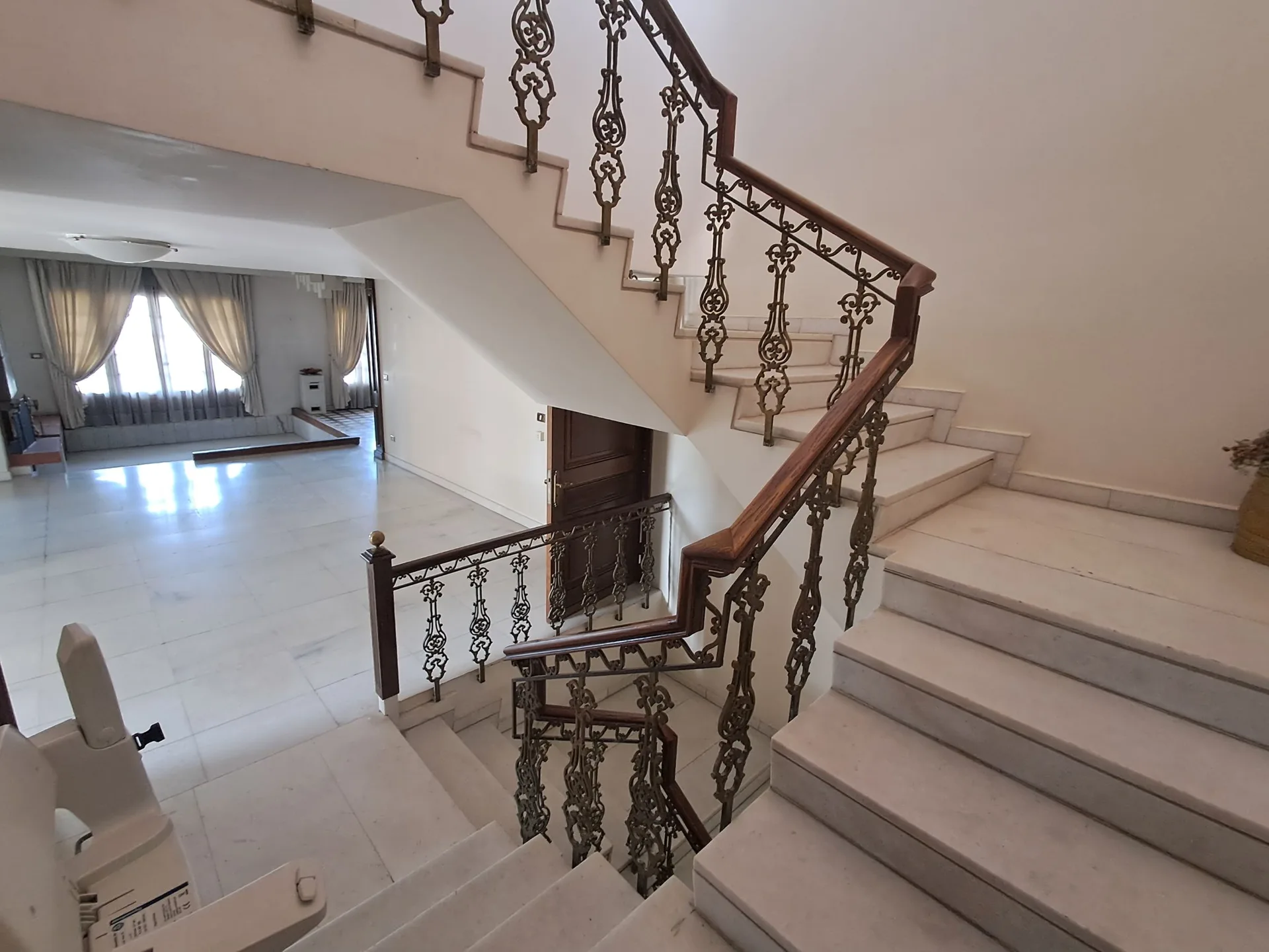 Villa for Sale in Bayada — الصورة 4