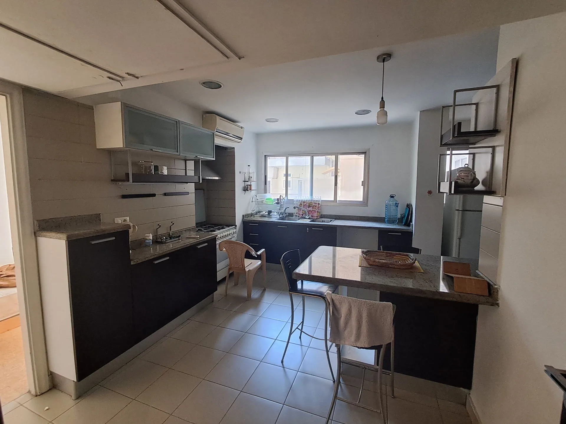 Spacious Apartment for Sale in Ras Beirut — الصورة 3