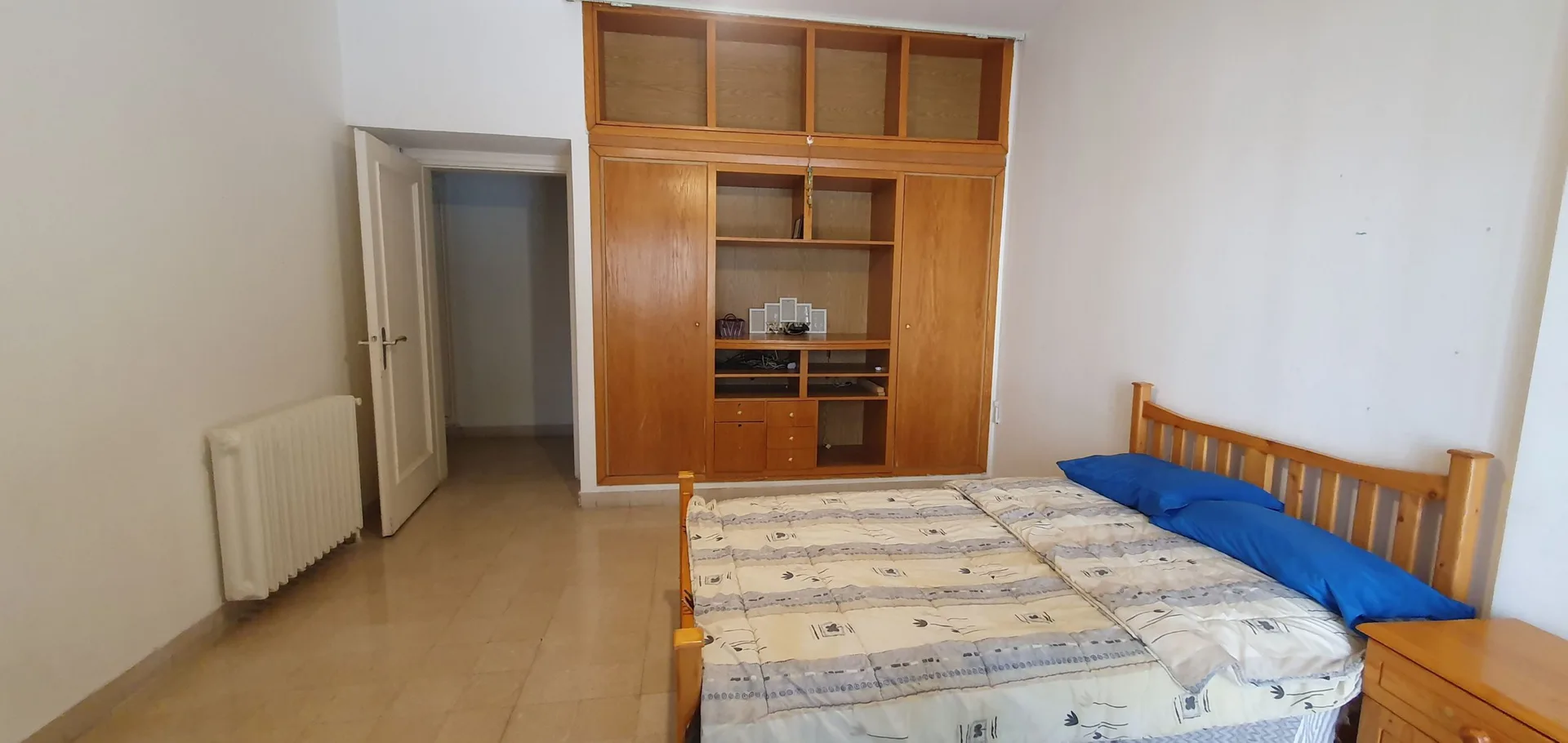 Spacious Apartment for Sale in Ras Beirut — الصورة 5