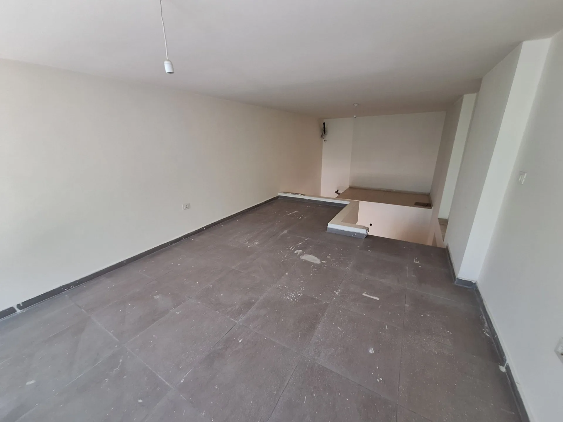 Modern Office for Rent in Dekwaneh — الصورة 4