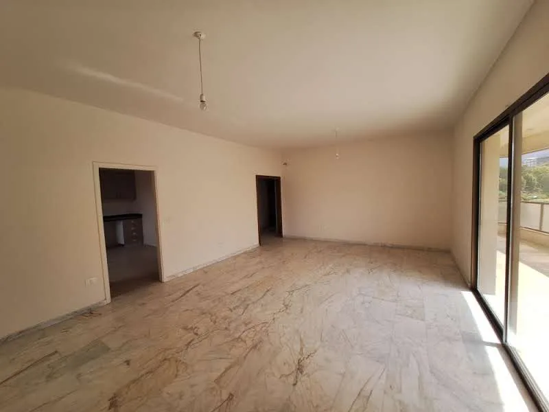 Spacious Office for Rent in Jisr El Bacha — الصورة 3