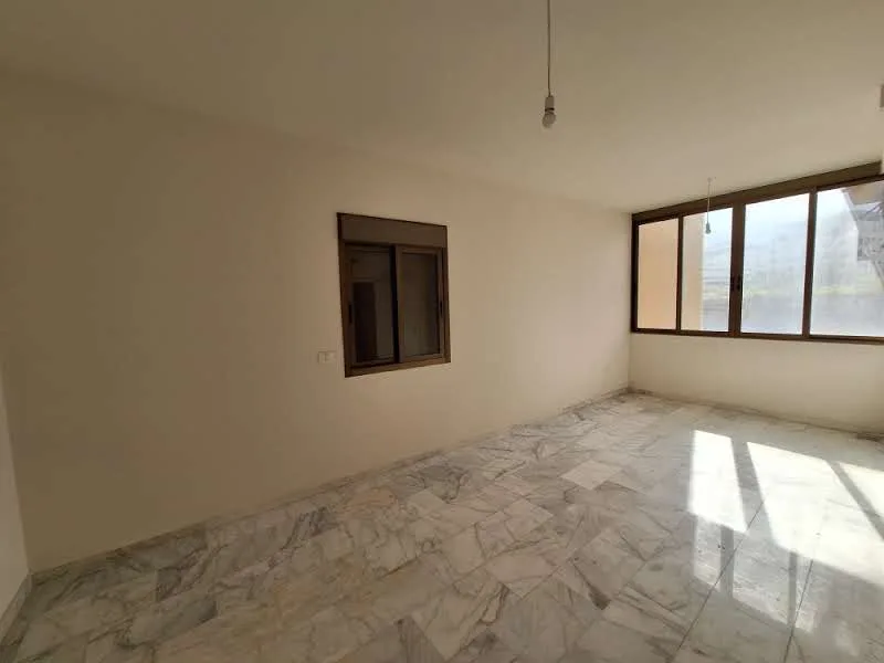 Spacious Office for Rent in Jisr El Bacha — الصورة 5