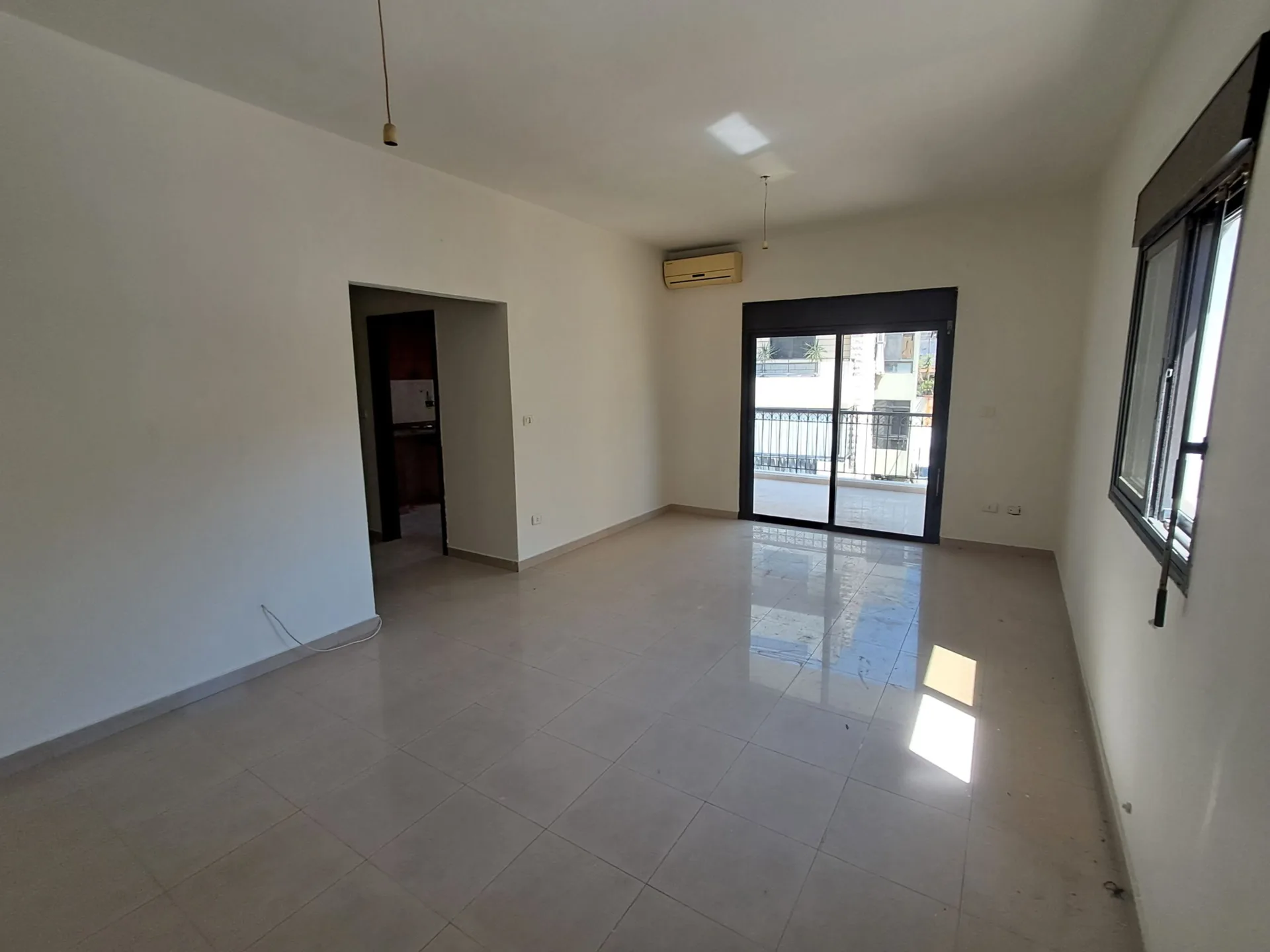 Apartment for Sale in Mansourieh — الصورة 2