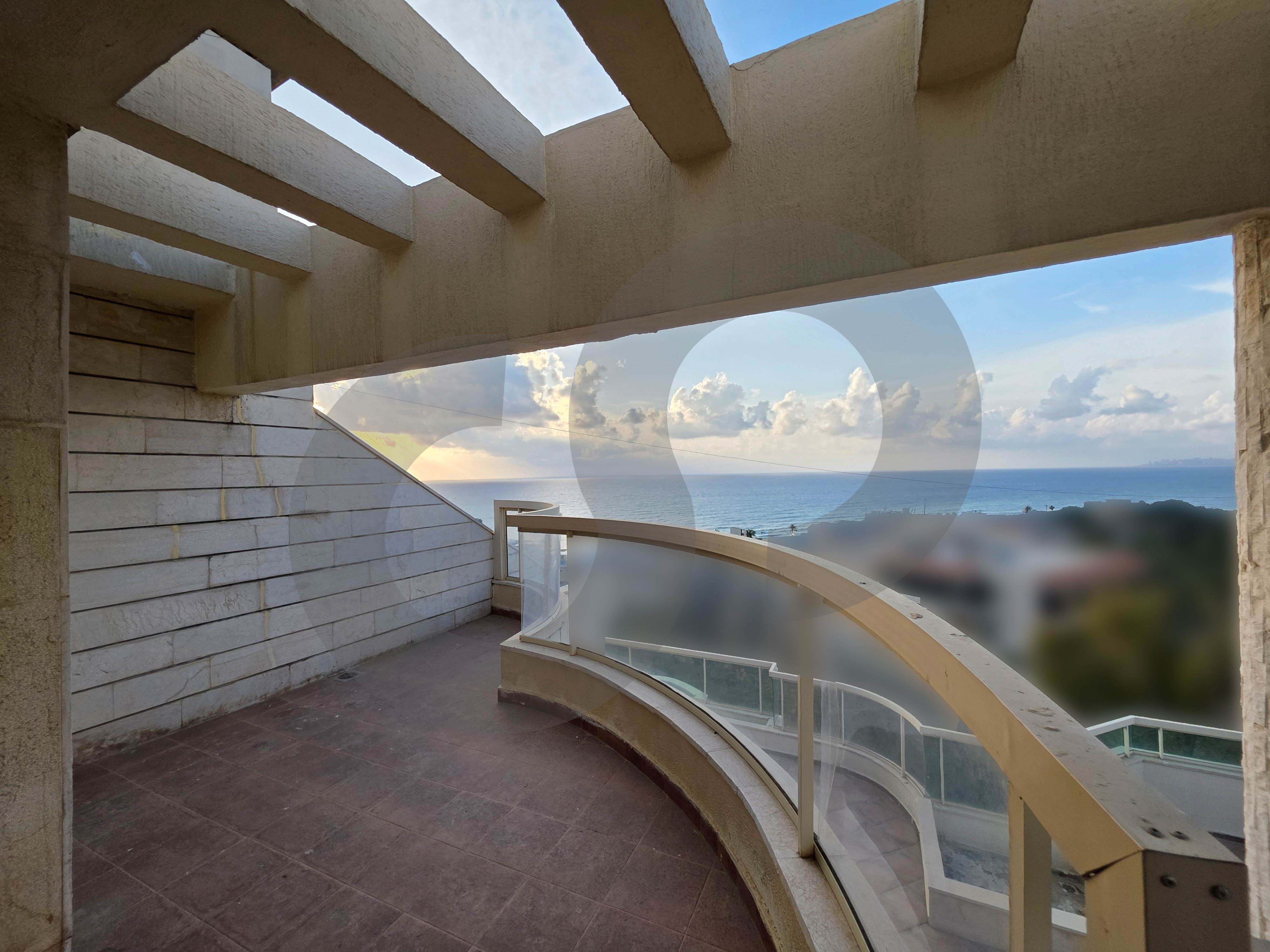 1,000 sqm | Penthouse Spacious Terraces in dawhet el hoss — الصورة 3