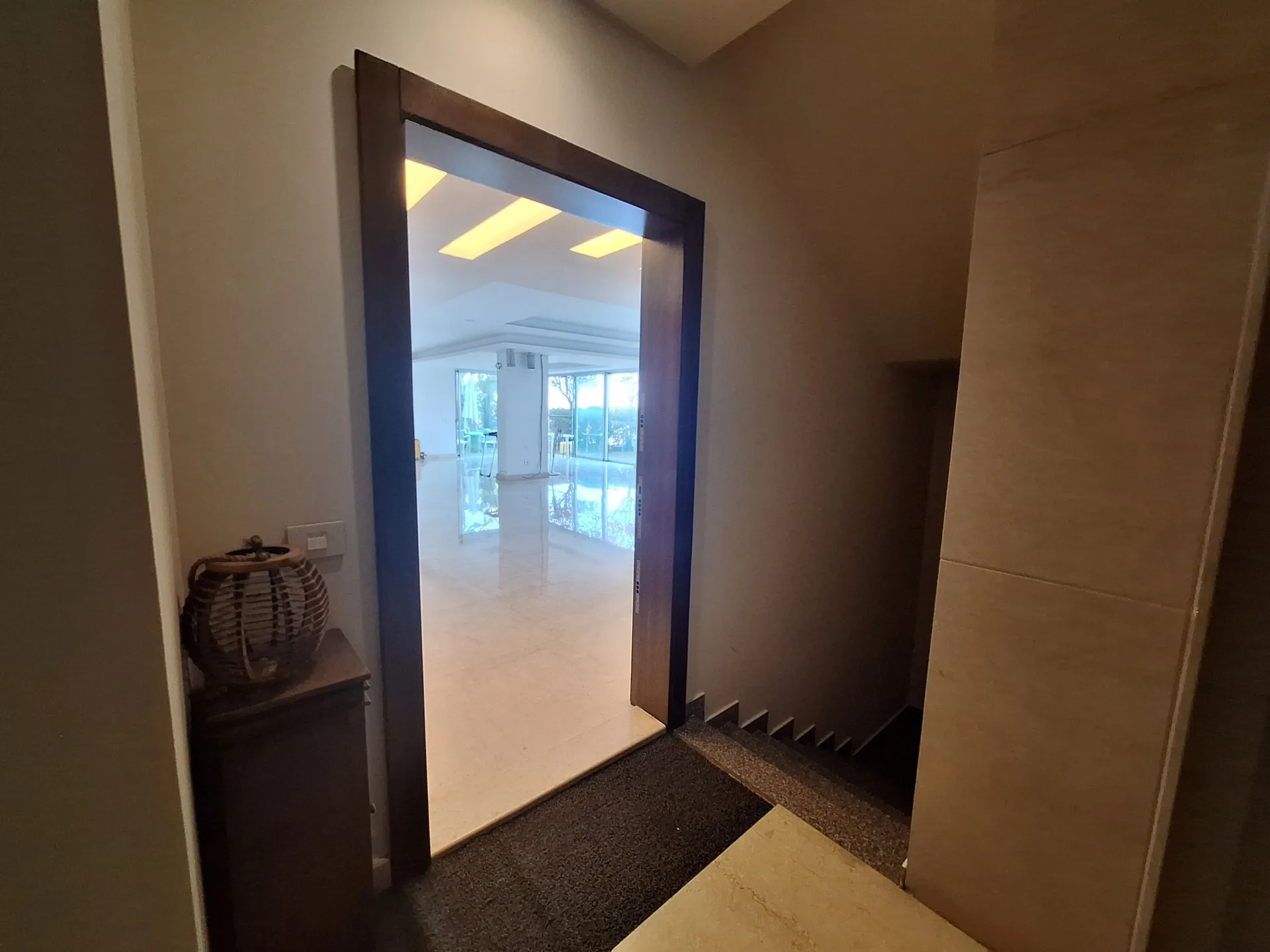 Luxurious Apartment for Sale – Hazmieh, Mar Takla — الصورة 3