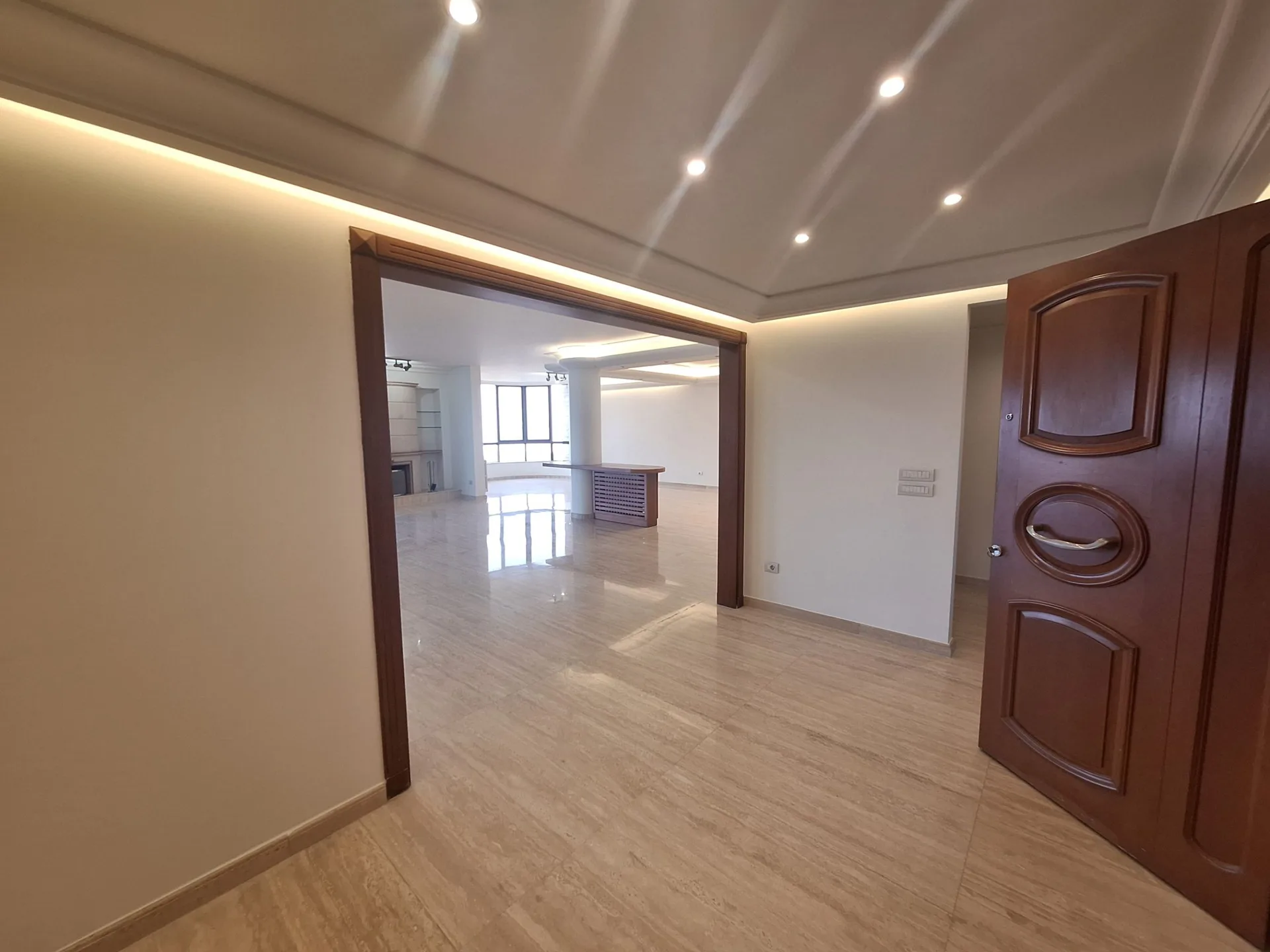 Spacious Apartment for Rent in Baabda — الصورة 2