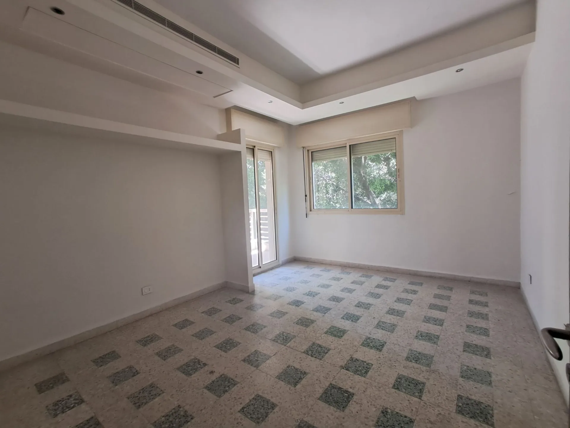 Office/Apartment for Rent in Achrafieh — photo 5